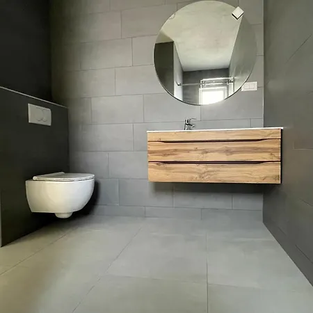 Exclusive Seafront With Jacuzzi Apartman *