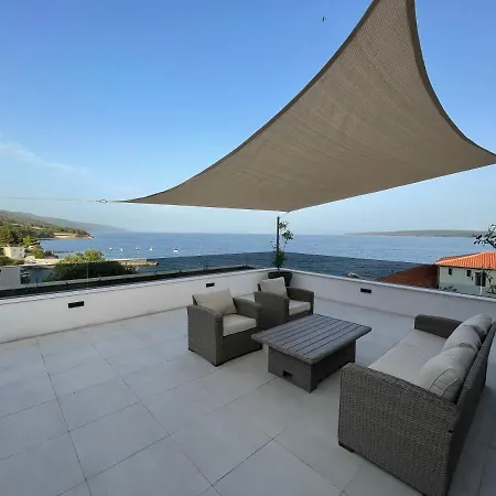 Exclusive Seafront With Jacuzzi