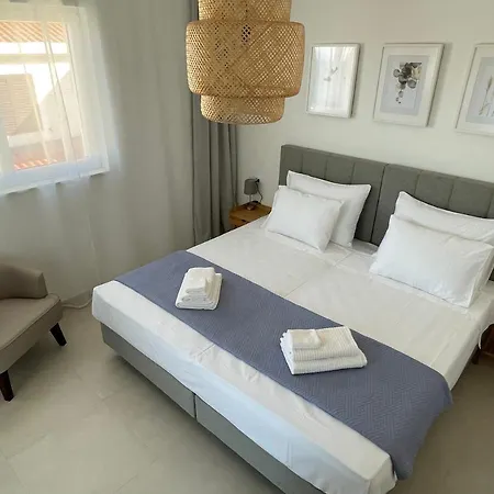 Exclusive Seafront With Jacuzzi