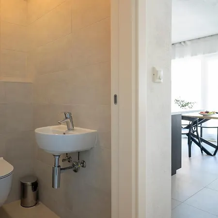 Apartman Exclusive Seafront With Jacuzzi