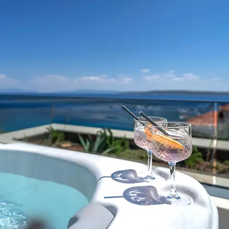 Exclusive Seafront With Jacuzzi Apartamento