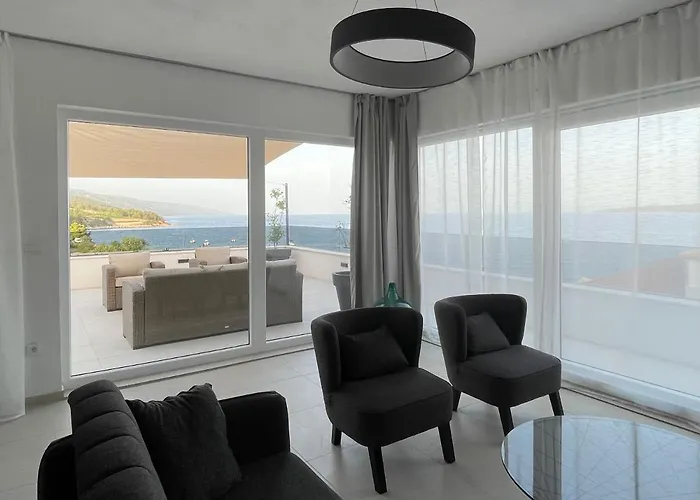 Exclusive Seafront With Jacuzzi Διαμέρισμα *