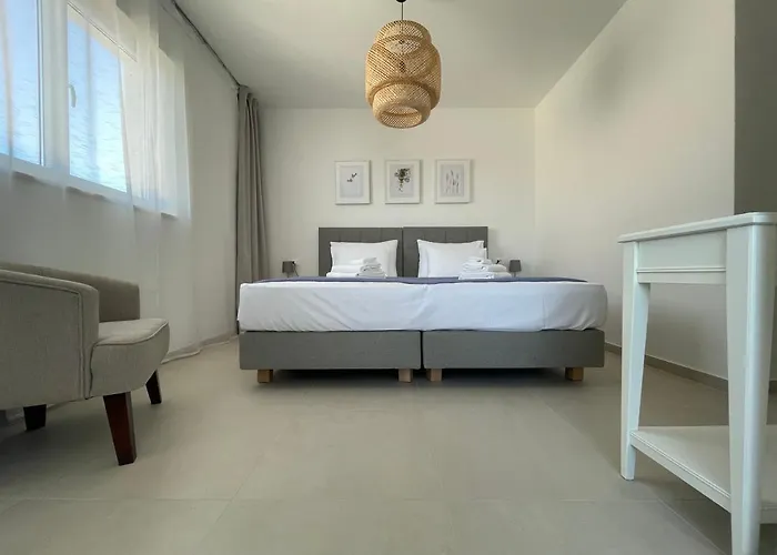 Exclusive Seafront With Jacuzzi