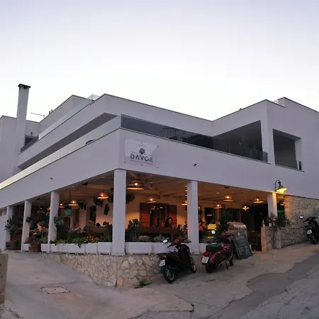 דירה Exclusive Seafront With Jacuzzi