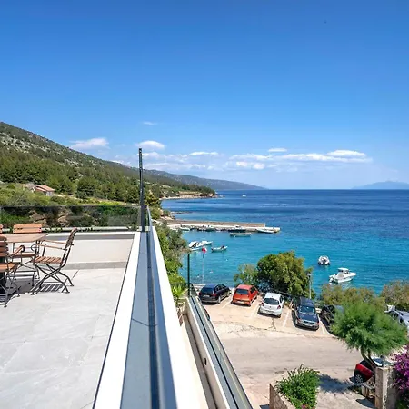 Exclusive Seafront With Jacuzzi דירה