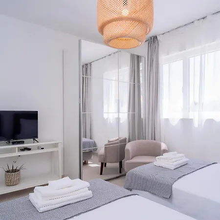 דירה Exclusive Seafront With Jacuzzi זבלה