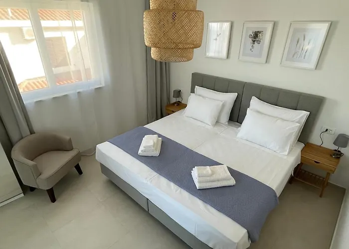 Exclusive Seafront With Jacuzzi