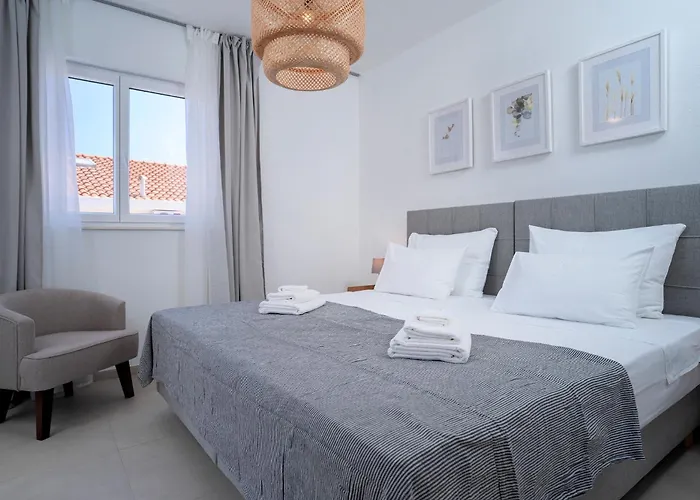 Exclusive Seafront With Jacuzzi Zavala