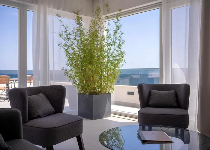 Exclusive Seafront With Jacuzzi Appartamento *